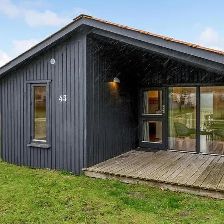 2 Værelses Dejlig Bolig I Feriehus