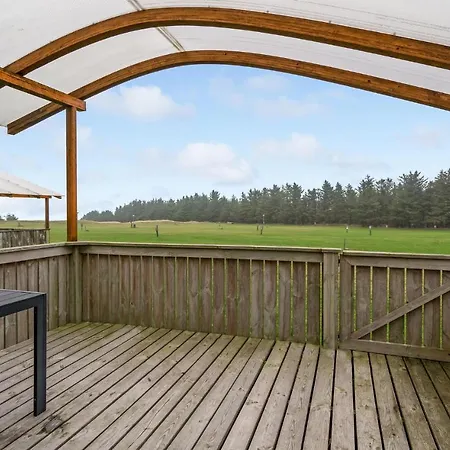 בית נופש 2 Bedroom In *