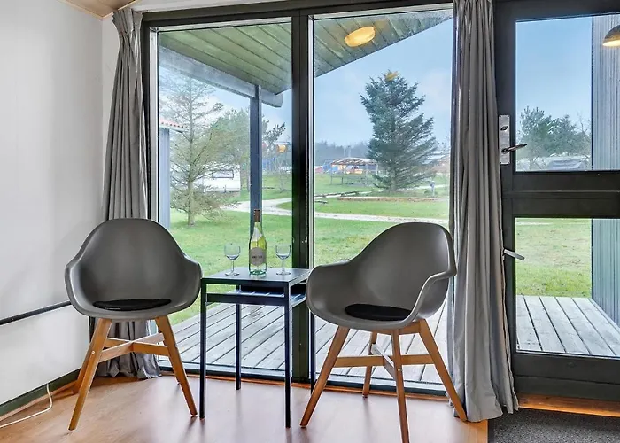 بيت للعطل 2 Bedroom In *